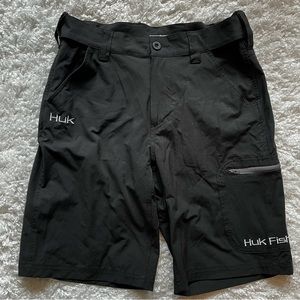 HUK Performance Shorts Men's Small Cargo Black Stretch Fishing Camping Outdoors